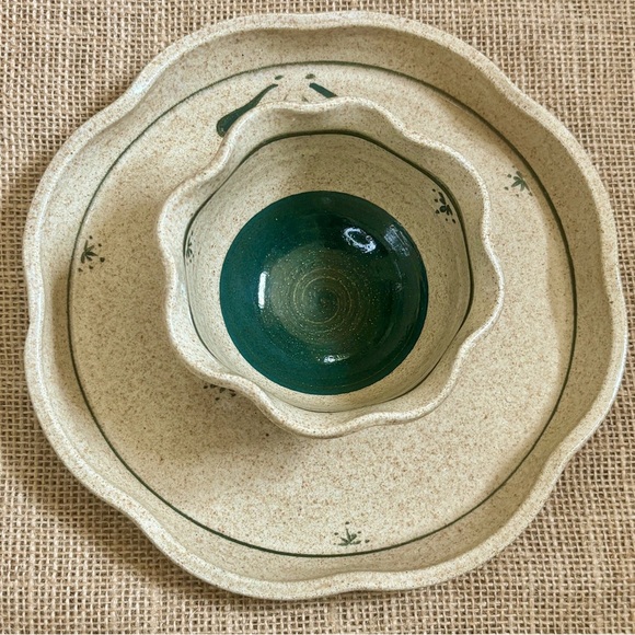 Signed Art Pottery Chip And Dip Dish Bowl Speckled Tan Green Blue Floral Rustic - Picture 3 of 7